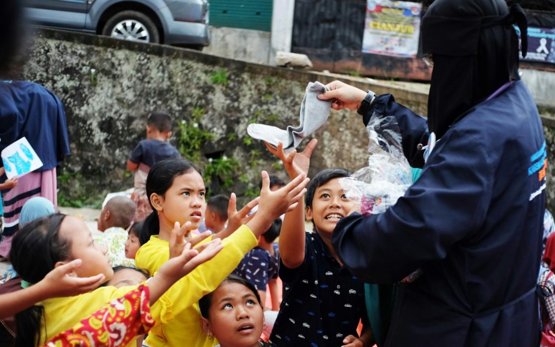 Emaús Lima: Una Gran Familia Ayudando a Otros